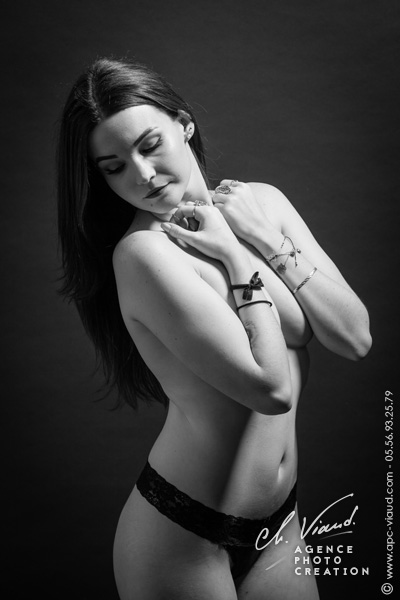 Shooting photo de boudoire en noire et blanc